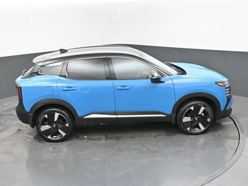 New 2025 Nissan Kicks SR image 37