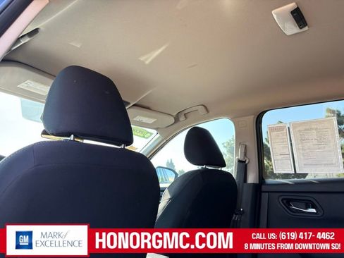 Used 2024 Nissan Rogue SV image 17