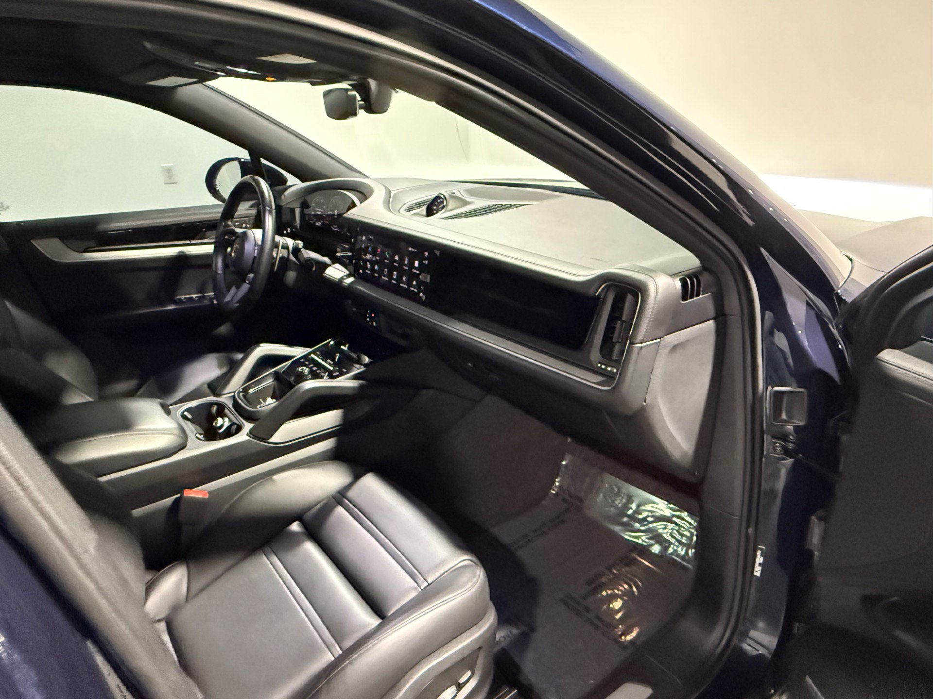 Used 2024 Porsche Cayenne Coupe AWD/4WD image 46
