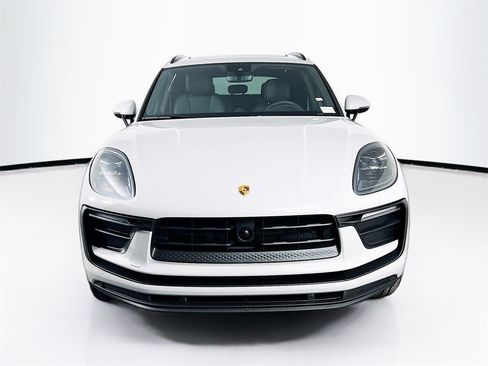 New 2026 Porsche Macan image 6