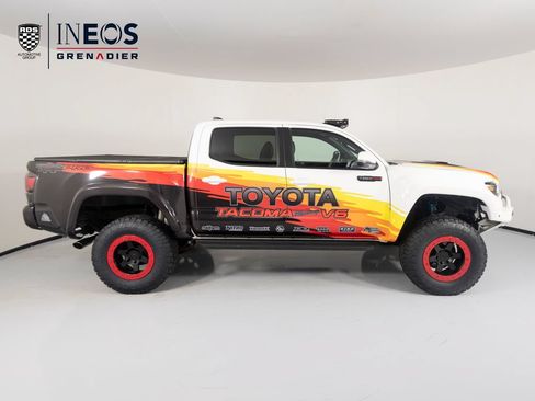 Used 2018 Toyota Tacoma TRD Pro AWD/4WD image 6