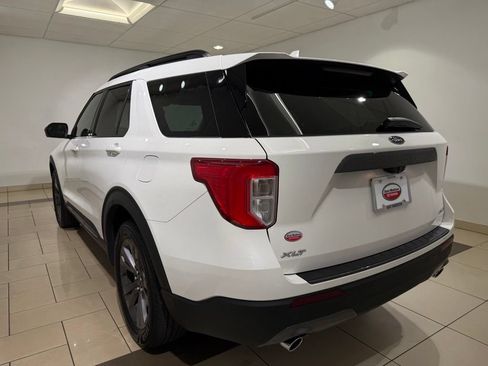 Used 2022 Ford Explorer XLT w/ Equipment Group 202A AWD/4WD image 3