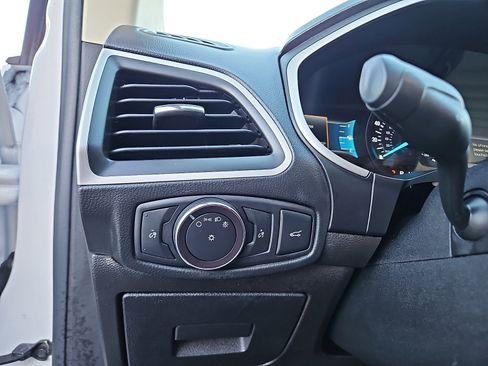 Used 2017 Ford Edge SEL w/ Equipment Group 201A image 18