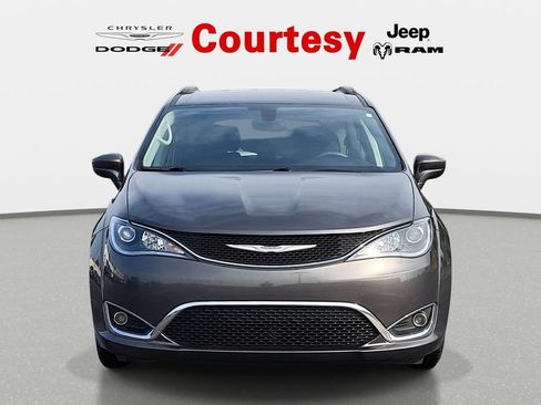 Used 2017 Chrysler Pacifica Touring-L FWD image 9