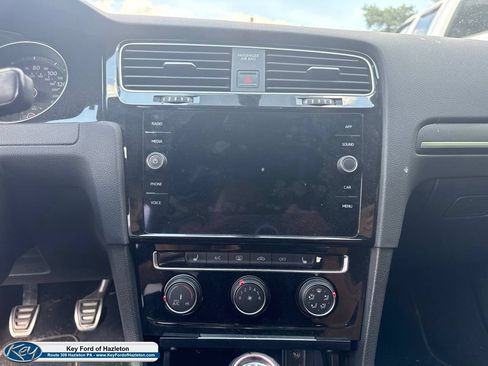 Used 2018 Volkswagen GTI SE FWD image 27