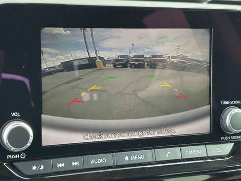 Used 2025 Nissan Pathfinder SV AWD/4WD image 25