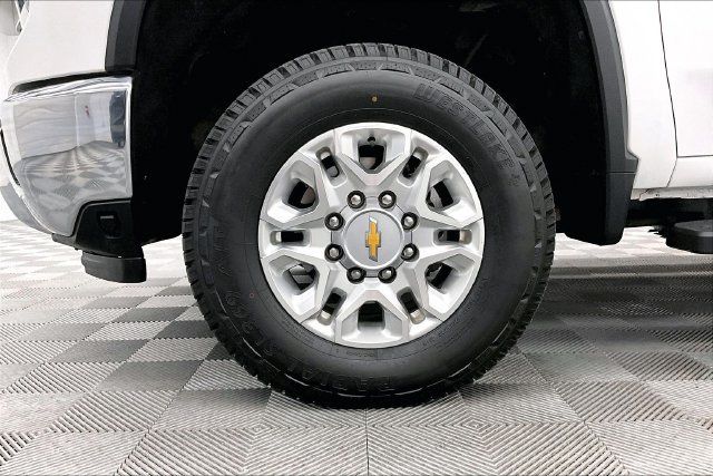Used 2024 Chevrolet Silverado 2500 LTZ AWD/4WD image 10