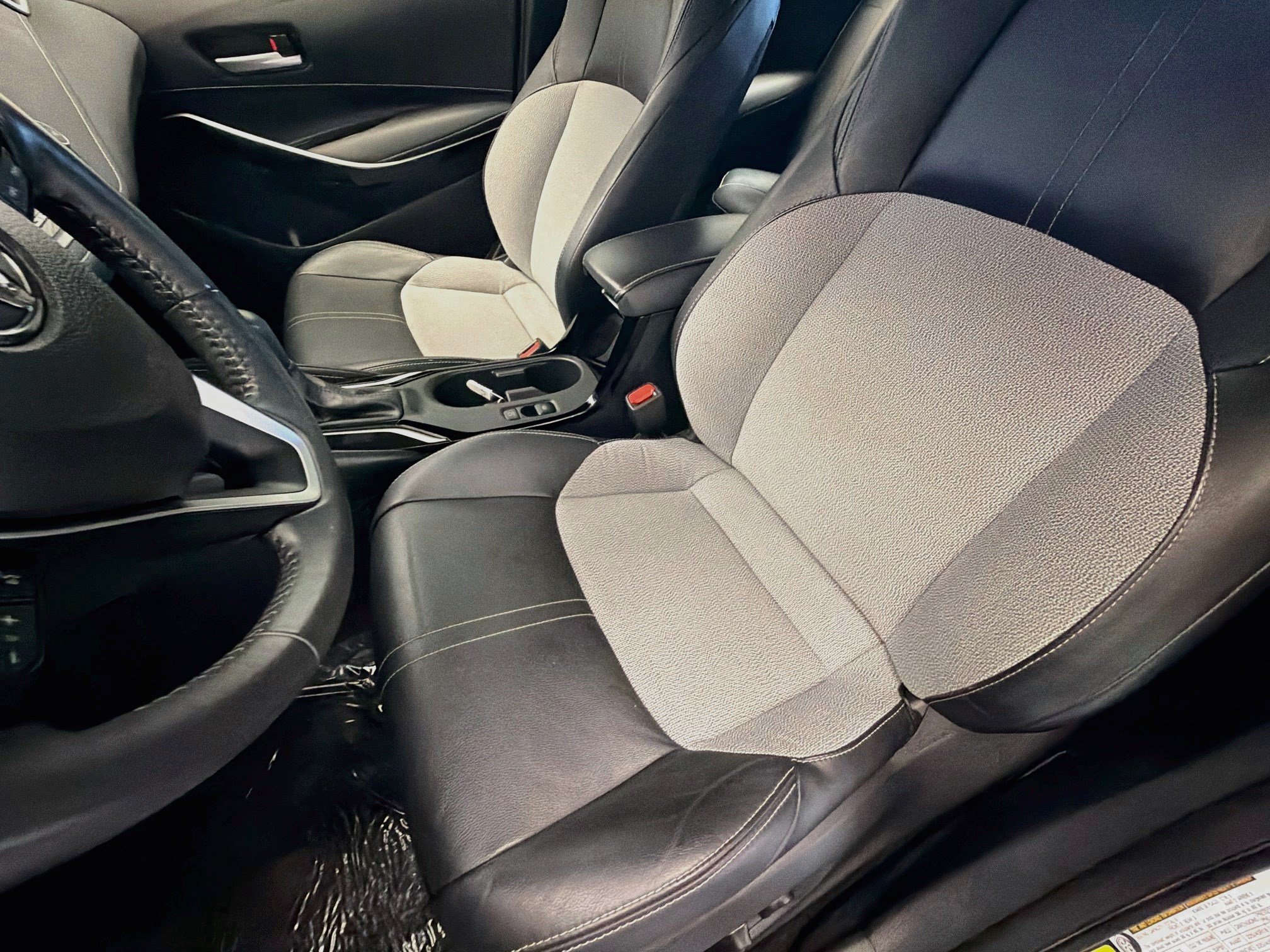 Used 2025 Toyota Corolla XSE FWD image 11
