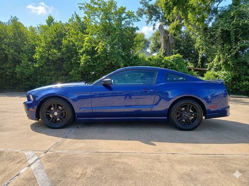 Used 2013 Ford Mustang Coupe RWD image 4
