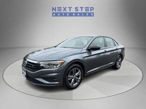 Used 2019 Volkswagen Jetta R-Line FWD image 3