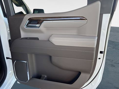 New 2026 GMC Sierra 1500 SLE image 12