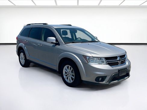 Used 2019 Dodge Journey SE w/ Premium Group FWD image 3