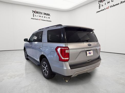 Used 2021 Ford Expedition XLT RWD image 3
