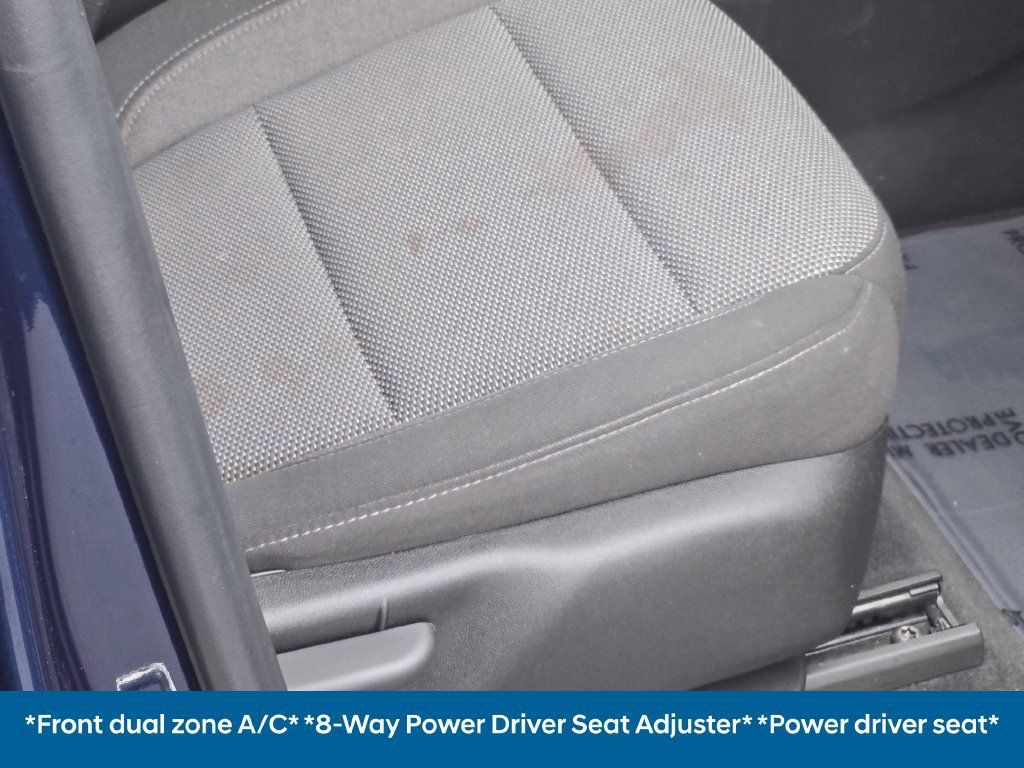 Used 2023 Chevrolet Traverse LT FWD image 11