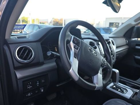 Used 2020 Toyota Tundra SR5 w/ SR5 Convenience Package AWD/4WD image 12