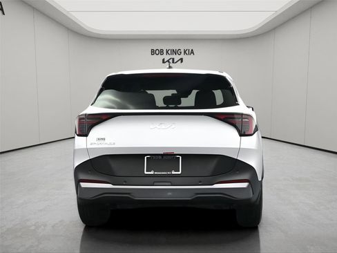 New 2026 Kia Sportage LX w/ LX Convenience Package FWD image 11