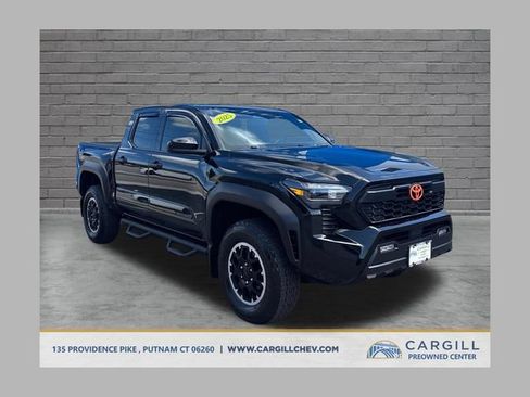 Used 2025 Toyota Tacoma TRD Off-Road AWD/4WD image 1