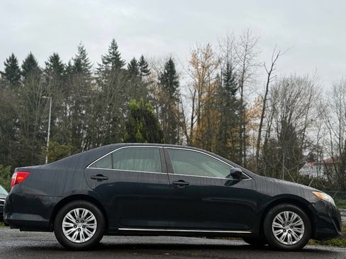 Used 2012 Toyota Camry LE image 8