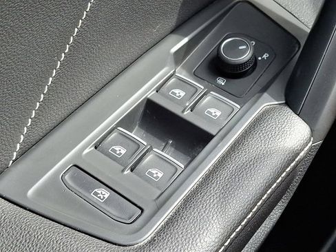 Certified 2022 Volkswagen Tiguan SE w/ Panoramic Sunroof Package image 26