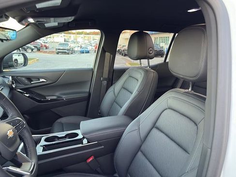 Used 2025 Chevrolet Equinox LT w/ Convenience Package II image 14