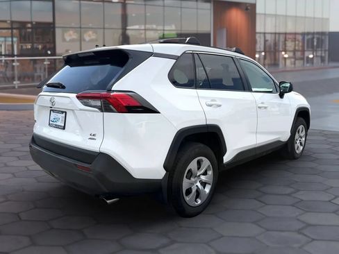 Used 2019 Toyota RAV4 LE AWD/4WD image 10