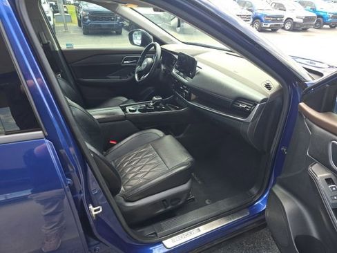 Used 2023 Nissan Rogue Platinum AWD/4WD image 41