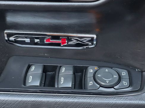 Used 2022 GMC Sierra 1500 AT4X image 28