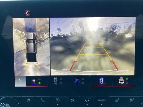 Used 2023 GMC Canyon Denali image 28