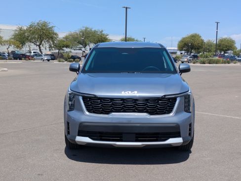 Certified 2025 Kia Sorento LX FWD image 8