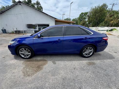Used 2015 Toyota Camry SE FWD image 6
