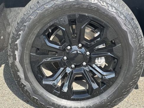 Used 2023 Chevrolet Silverado 1500 LTZ w/ LTZ Premium Package image 24