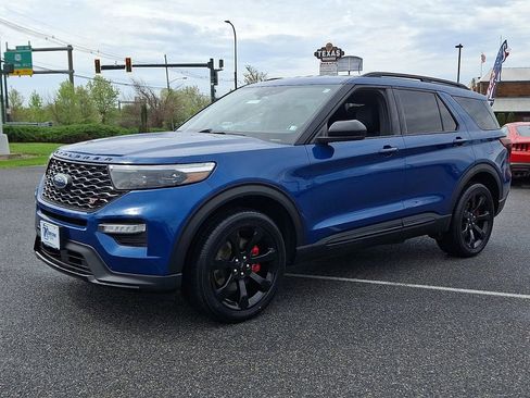 Certified 2022 Ford Explorer ST w/ ST Street Pack AWD/4WD image 3