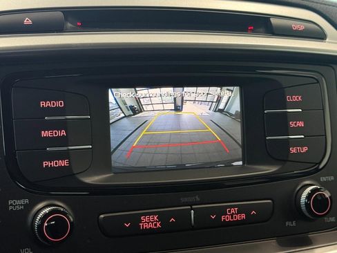 Used 2017 Kia Sorento AWD image 39