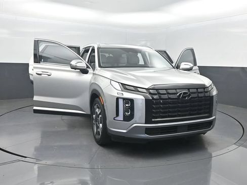 Used 2025 Hyundai Palisade SEL FWD image 34