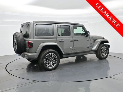 Used 2022 Jeep Wrangler Unlimited Sahara image 7