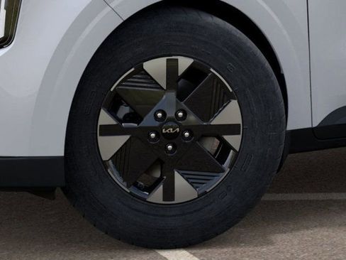 New 2026 Kia Carnival LXS image 9