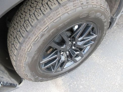 Certified 2025 GMC Sierra 1500 Elevation AWD/4WD image 13