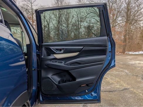 Used 2022 Subaru Ascent Limited image 12