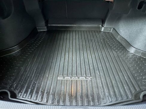 Used 2020 Toyota Camry SE image 28