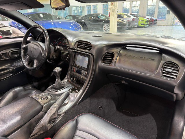 Used 2000 Chevrolet Corvette Convertible w/ Memory Pkg RWD image 3