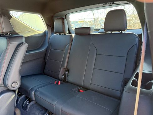 Used 2025 Chevrolet Traverse Z71 w/ Driver Confidence Package image 22