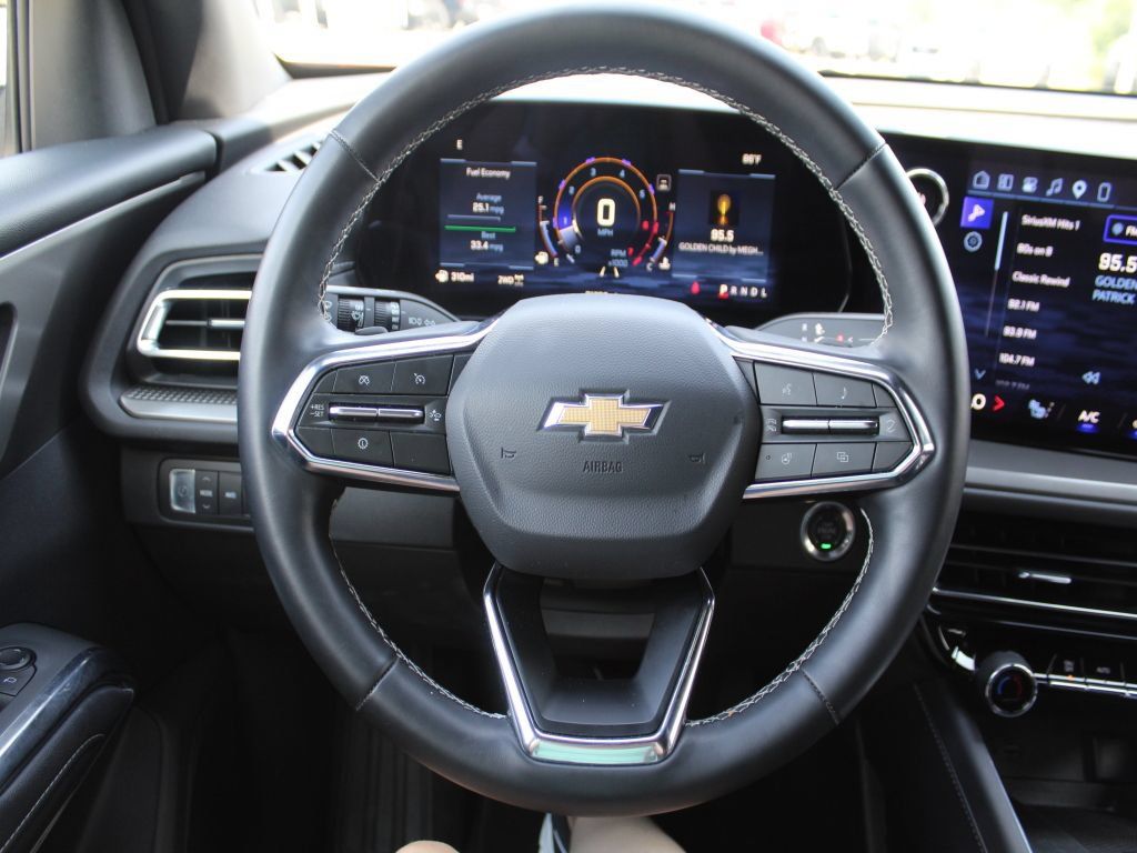 Used 2026 Chevrolet Traverse LT AWD/4WD image 19