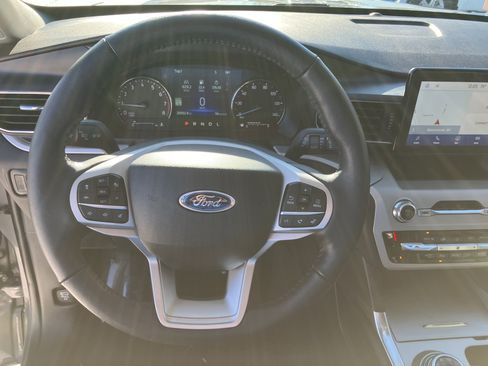 Used 2023 Ford Explorer XLT w/ Equipment Group 202A image 10