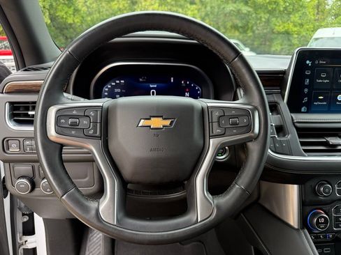 Used 2023 Chevrolet Suburban Premier RWD image 11