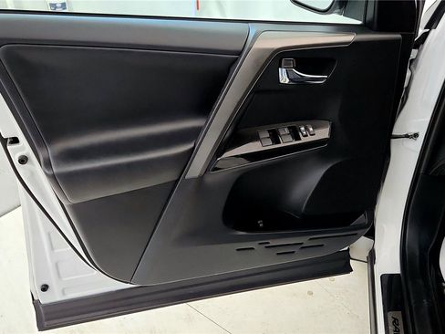 Used 2017 Toyota RAV4 SE w/ Power Extra Value Package image 22