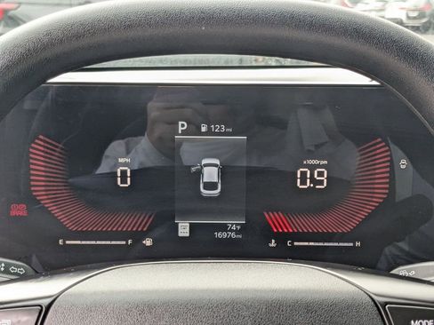 Used 2025 Kia K4 LXS image 18