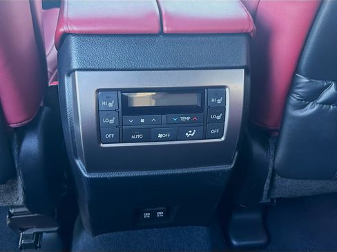 Used 2023 Lexus GX 460 Premium w/ Accessory Package AWD/4WD image 22
