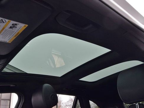 Used 2019 Mercedes-Benz GLC 300 4MATIC image 32