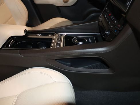 Used 2018 Jaguar F-PACE Prestige AWD/4WD image 60
