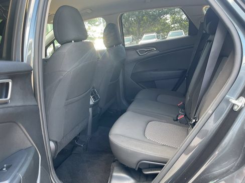 Used 2025 Kia Sportage LX FWD image 8